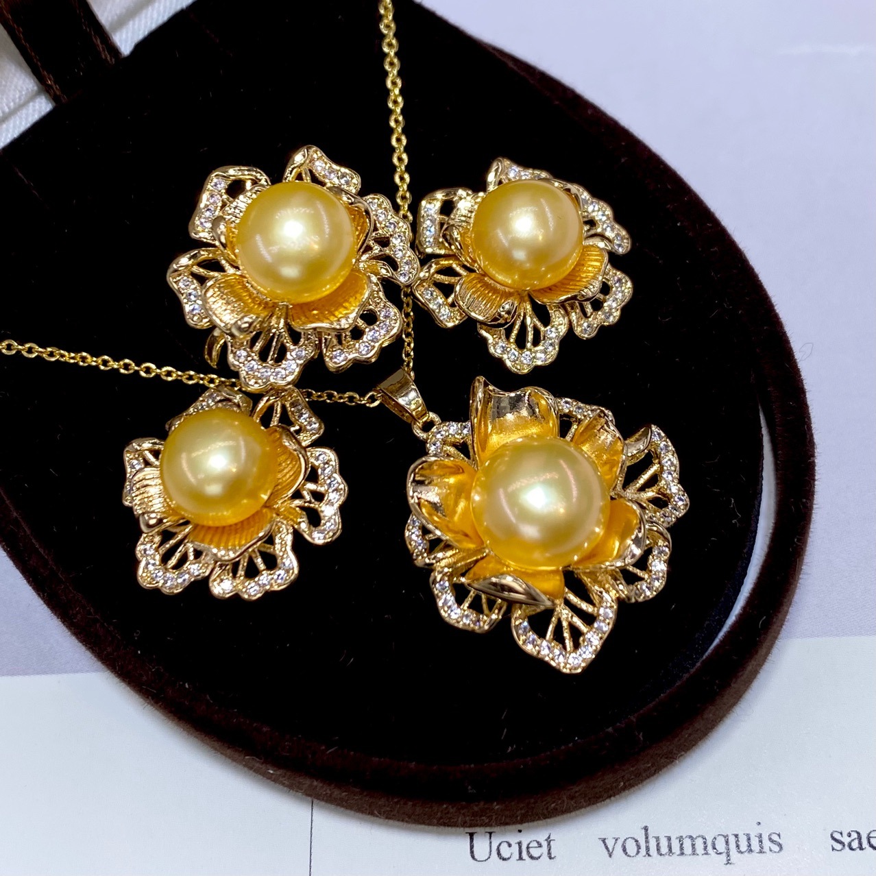 Pearl Necklace Set - Conjunto de Colar com Pingente de